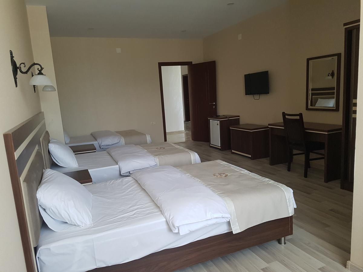 725 Otel Batum